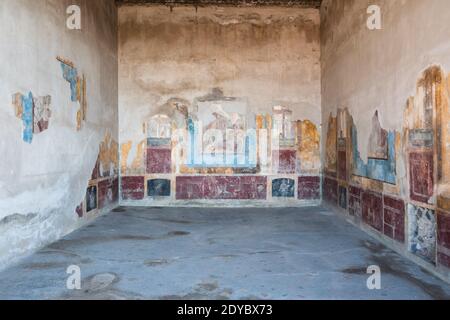 Castellammare di Stabia - August 26 2020: Triclinium der Villa Arianna in Stabiae mit Fresko von Ariadne und Bacchus. Stockfoto