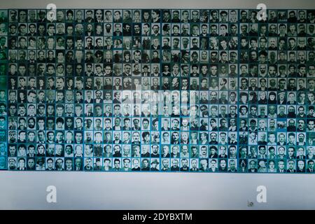 Bilder von Gefangenen Teil der Exponate in Memorial of the Opfer des Kommunismus und des Widerstands in Sighet Rumänien Stockfoto