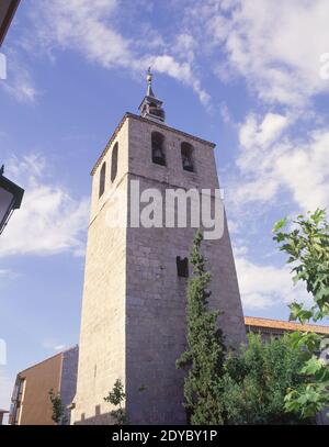 TORRE CAMPANARIO. ORT: IGLESIA DE LA ASUNCION. GALAPAGAR MADRID. SPANIEN. Stockfoto