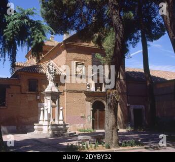 EXTERIEUR- FACHADA DEL CONVENTO DE LAS CARMELITAS DEL CORPUS CHRISTI- S XVII. LAGE: CONVENTO DE LAS CARMELITAS. Alcalá de Henares. MADRID. SPANIEN. SAN JUAN DE LA CRUZ. Stockfoto