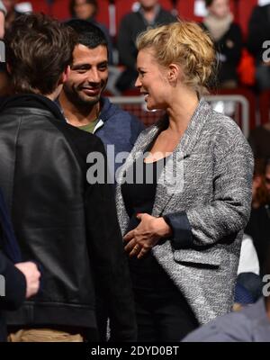 Virginie Efira und ihr Freund Mabrouk el Mechri während der 16. Abschlussfeier des Comedy Film Festivals Alpe d'Huez am 19. Januar 2013 in l'Alpe d'Huez, Frankreich. Foto von Jeremy Charriau/ABACAPRESS.COM Stockfoto
