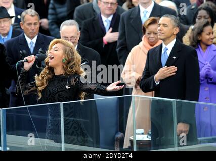 Beyonce spielt die Nationalhymne bei den Einweihungszeremonien im US-Kapitol in Washington, DC, USA am 21. Januar 2013. Foto von JMP-Douliery/ABACAPRESS.COM Stockfoto