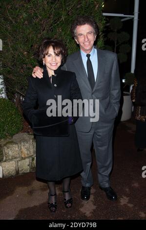 Jack lang und seine Frau Monique lang nahmen am Sidaction Gala Dinner 2013 (Diner de la Mode contre le Sida) für den MAC AIDS Fund Teil, das am 24. Januar 2013 im Pavillon d'Armenonville in Paris, Frankreich, stattfand. Foto von Nicolas Genin/ABACAPRESS.COM Stockfoto