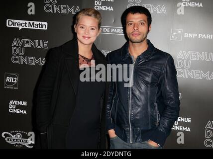 Virginie Efira und Mabrouk El Mechri bei der Premiere von 'mobius', die am 12. Februar 2013 im Kino UGC Normandie in Paris, Frankreich, stattfand. Foto von Jerome Domine/ABACAPRESS.COM Stockfoto