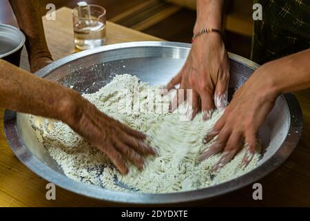 Soba Noodle Vorbereitung in Fujinomiya, Japan Stockfoto
