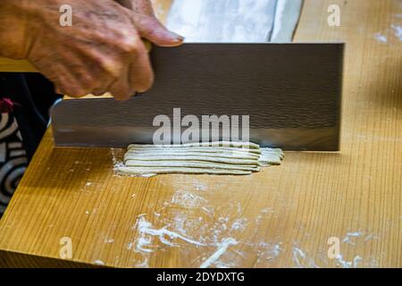 Soba Noodle Vorbereitung in Fujinomiya, Japan Stockfoto