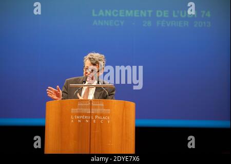 Der Präsident der französischen Union unabhängiger Demokraten (UDI) Jean-Louis Borloo nahm an einem Treffen in Annecy, Frankreich, am 28. Februar 2013 zur Gründung der UDI-Partei in Haute-Savoie Teil. Foto von Gilles Bertrand/ABACAPRESS.COM Stockfoto