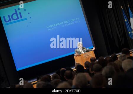 Der Präsident der französischen Union unabhängiger Demokraten (UDI) Jean-Louis Borloo nahm an einem Treffen in Annecy, Frankreich, am 28. Februar 2013 zur Gründung der UDI-Partei in Haute-Savoie Teil. Foto von Gilles Bertrand/ABACAPRESS.COM Stockfoto