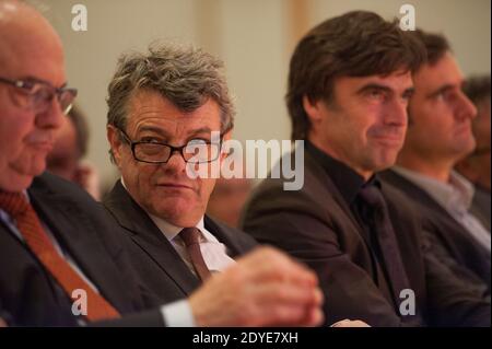 Der Präsident der französischen Union unabhängiger Demokraten (UDI) Jean-Louis Borloo nahm an einem Treffen in Annecy, Frankreich, am 28. Februar 2013 zur Gründung der UDI-Partei in Haute-Savoie Teil. Foto von Gilles Bertrand/ABACAPRESS.COM Stockfoto