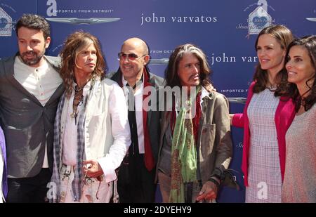 Ben Affleck, Steven Tyler, John Varvatos, Joe Perry, Jennifer Garner und Joyce Varvatos kommen am 10. März 2013 zum 10. Stuart House Benefit in der John Varvatos Boutique in Los Angeles, CA, USA. Foto von Baxter/ABACAPRESS.COM Stockfoto