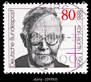 MOSKAU, RUSSLAND - 22. FEBRUAR 2019: Eine in Deutschland gedruckte Briefmarke zeigt Karl Barth (Theologe), Serie, um 1986 Stockfoto