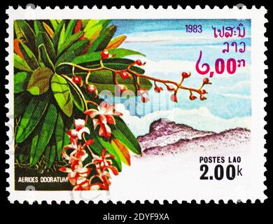 MOSKAU, RUSSLAND - 22. FEBRUAR 2019: Eine in Laos gedruckte Briefmarke zeigt Aerides odoratum, Flora Serie, um 1983 Stockfoto