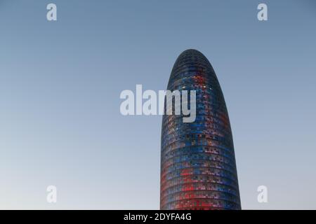 Spanien Barcelona Torre Agbar wurde vom Architekten Jean Nouvel entworfen und 2005 eröffnet. Stockfoto