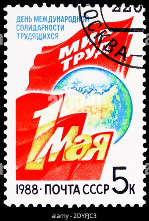 MOSKAU, RUSSLAND - 25. MAI 2019: Briefmarke gedruckt in der Sowjetunion zeigt Labor Day, Labor Day Jahrestage Serie, um 1988 Stockfoto