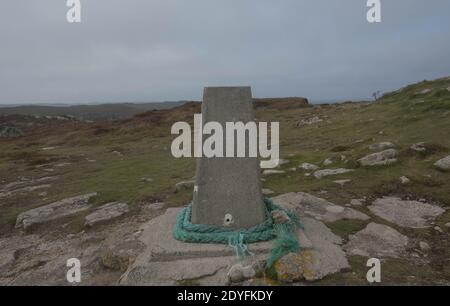 Trig Point on the Top of Chapel Down on the Island of St Martin's in the Isles of Scilly, England, Großbritannien Stockfoto