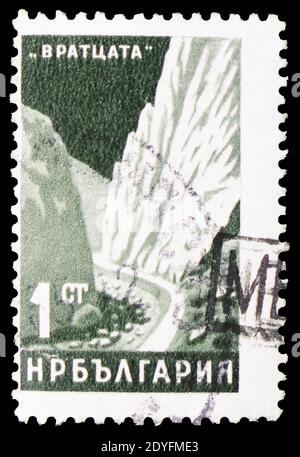 MOSKAU, RUSSLAND - 23. MÄRZ 2019: Briefmarke gedruckt in Bulgarien zeigt Vratcata, Landscapes Serie, um 1964 Stockfoto
