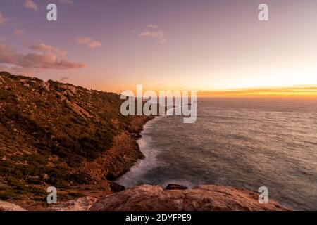 Blick auf 'la punta del Toro' auf Mallorca bei Sonnenuntergang. Naturkonzept Stockfoto