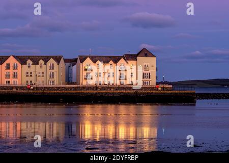 Killyleagh Quay Häuser am Ufer des Strangford Lough Stockfoto