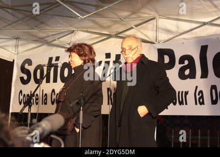 Leila Shahid, Michel Warschawski : Manifestation à Paris Suite à l'nterdiction de la conférence avec Stéphane Hessel à l'ENS Stockfoto