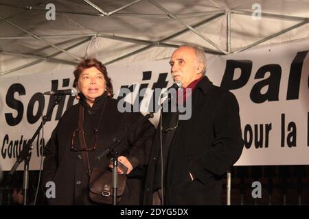 Leila Shahid, Michel Warschawski : Manifestation à Paris Suite à l'nterdiction de la conférence avec Stéphane Hessel à l'ENS Stockfoto