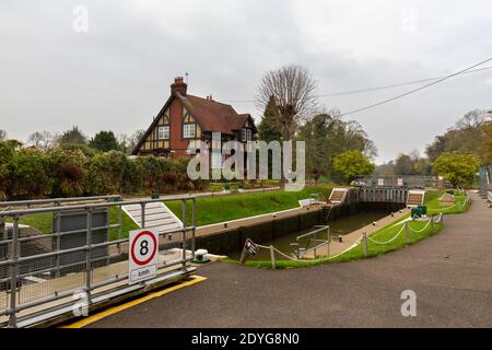 Allgemeine Ansicht von Bray Lock an der Themse, Großbritannien. Stockfoto