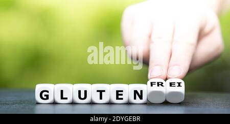 Würfel bilden den deutschen Ausdruck "Gluten frei" (glutenfrei). Stockfoto