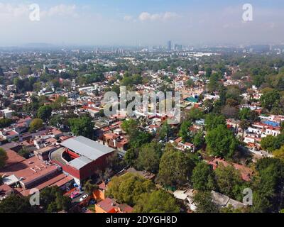 Historisches Zentrum der Villa Coyoacan Luftaufnahme in Mexiko-Stadt CDMX, Mexiko. Stockfoto