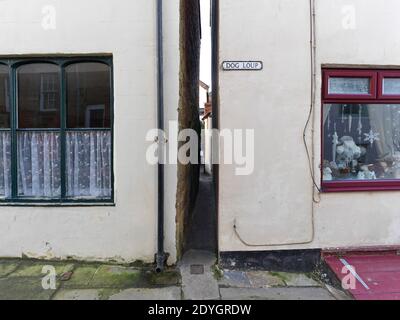 Dog Loup ist angeblich die schmalste Straße in Großbritannien mit nur 18 Zoll Breite, Stockfoto