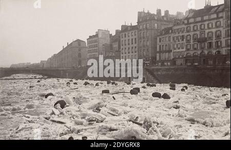 La seine le 3 Janvier 1880 - Vue du quai Saint-Michel. Stockfoto