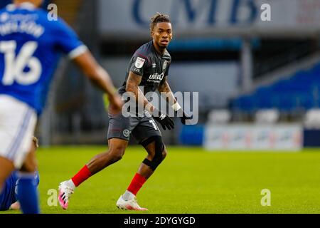 Cardiff, Großbritannien. Dezember 2020. Ivan Toney von Brentford während des Sky Bet Championship Matches zwischen Cardiff City und Brentford im Cardiff City Stadium, Cardiff Bild von Mark D Fuller/Focus Images/Sipa USA 26/12/2020 Credit: SIPA USA/Alamy Live News Stockfoto