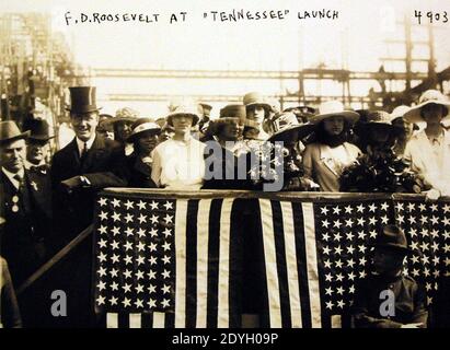 Start der USS Tennessee (BB-43), Franklin D. Roosevelt und Sponsor Helen Roberts, 1919 (27561253554). Stockfoto