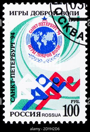 MOSKAU, RUSSLAND - 10. AUGUST 2019: In Russland gedruckte Briefmarke zeigt Dritte Goodwill Games, Sankt Petersburg, Sport Serie, um 1994 Stockfoto