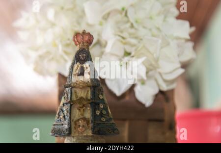 Religiöses Bild. Unsere Liebe Frau von Aparecida. Schutzpatron Brasiliens. Religiöses Symbol. Katholisches Symbol. Katholische Kirche Santa. Stockfoto