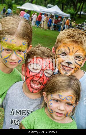 Alabama Tuscumbia Spring Park Helen Keller Festival der Künste, Kinder Gesicht Malerei gemalt Jungen Mädchen, Stockfoto