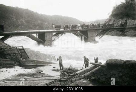 La Société Le Nickel de Nouvelle-Calédonie - La Yaté en crue. Stockfoto