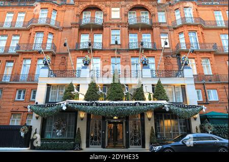 Claridges 5-Sterne-Luxushotel in Mayfair zu Weihnachten 2020, geschlossen für reguläre Buchungen gemäß Tier 4 Coronavirus-Einschränkungen, in London, Großbritannien Stockfoto