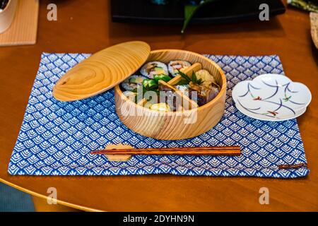 Workshop: Vorbereitung einer Bento Box in Izunokuni, Japan Stockfoto