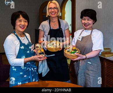 Workshop: Vorbereitung einer Bento Box in Izunokuni, Japan Stockfoto