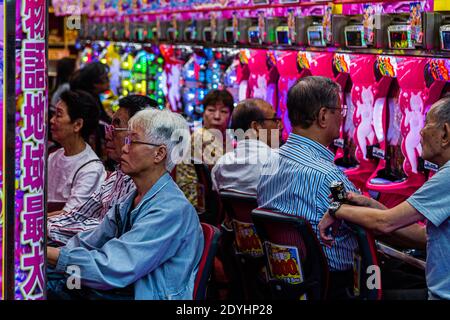 Pachinko Arcade Spiel in Ito, Japan Stockfoto