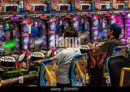 Pachinko Arcade Spiel in Ito, Japan Stockfoto