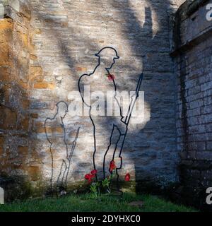 1. Weltkrieg Erinnerung damit wir nicht vergessen Soldat in St. Luke's Church, Hickling, Nottinghamshire, England, Vereinigtes Königreich Stockfoto