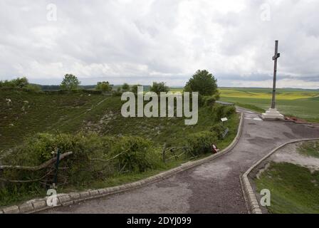 Der Lochnagar-Krater, das Ergebnis einer riesigen explosiven Mine, die am ersten Tag der Schlacht an der Somme 1918 unter deutschen Linien explodiert wurde. Stockfoto