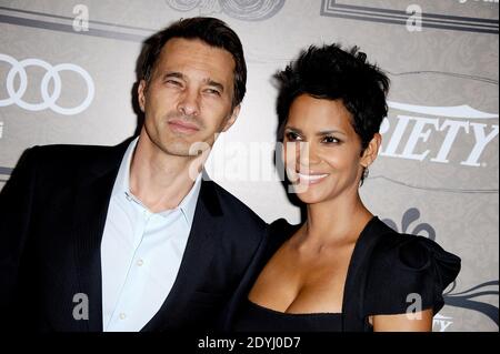 Halle Berry ist mit ihrem zweiten Kind schwanger, bestätigte ihr Sprecher am Freitag, 5. April 2013. Die 46-jährige Oscar-prämierte Schauspielerin und ihr französischer Verlobter Olivier Martinez haben ihr erstes Kind zusammen. Die beiden teilen sich bereits die Teilverwahrung von Halleons fünfjähriger Nahla, die sie mit dem ehemaligen Freund Gabriel Aubry hatte. File photo : Olivier Martinez und Halle Berry kommen bei Variety's 4. Annual Power of Women Event in Los Angeles, CA, USA, 5. Oktober 2012. Foto von Lionel Hahn/ABACAPRESS.COM Stockfoto