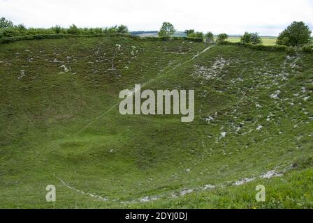 Der Lochnagar-Krater, das Ergebnis einer riesigen explosiven Mine, die am ersten Tag der Schlacht an der Somme 1918 unter deutschen Linien explodiert wurde. Stockfoto