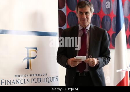 Der französische Haushaltsminister Jerome Cahuzac hält am 20. november 2012 in der Präfektur Nanterre, einem Vorort von Paris, eine Pressekonferenz zur Bekämpfung der Steuerhinterziehung ab. Foto von Stephane Lemouton/ABACAPRESS.COM Stockfoto