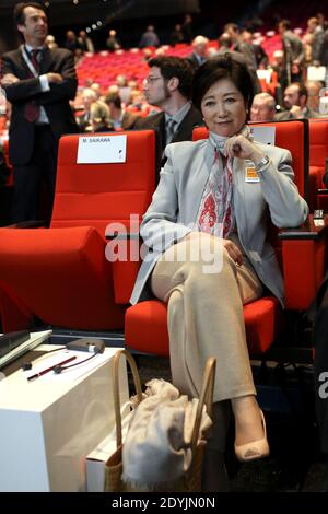 Die Abgeordnete der regierenden Liberaldemokratischen Partei Japans und ehemalige Verteidigungsministerin Yuriko Koike nimmt am 30. April 2013 an der Renault-Generalversammlung in Paris Teil. Foto von Stephane Lemouton/ABACAPRESS.COM Stockfoto