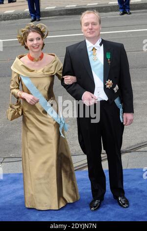 Prinz Carlos und Prinzessin Annemarie de Bourbon de Parme bei der Investiturfeier des niederländischen Königs Willem-Alexander, in Amsterdam, Niederlande am 30. April 2013. Foto von Cees Buys /ABACAPRESS.COM Stockfoto