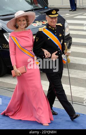 Kronprinz Philippe und Kronprinzessin Mathilde von Belgien bei der Investiturfeier des niederländischen Königs Willem-Alexander am 30. April 2013 in Amsterdam, Niederlande. Foto von Cees Buys /ABACAPRESS.COM Stockfoto