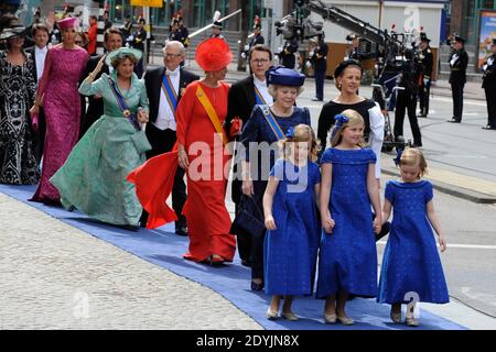 Königin Beatrix, Prinzessin Mabel und die Töchter von König Willem-Alexander und Prinzessin Maxima, Amalia, Ariane und Alexia bei der Investiturfeier des niederländischen Königs Willem-Alexander, in Amsterdam, Niederlande am 30. April 2013. Foto von Cees Buys /ABACAPRESS.COM Stockfoto