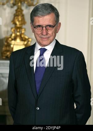 Der Lobbyist der Telekommunikationsbranche Tom Wheeler hört während einer Personalankündigung des US-Präsidenten Barack Obama am 1. Mai 2013 im Weißen Haus in Washington, DC zu. Der Präsident nominiert Tom Wheeler und US-Rep. Mel Watt (D-NC), um den scheidenden Vorsitzenden der Federal Communications Commission und den Direktor der Federal Housing Finance Agency zu ersetzen. Foto von Mark Wilson/ABACAPRESS.COM Stockfoto